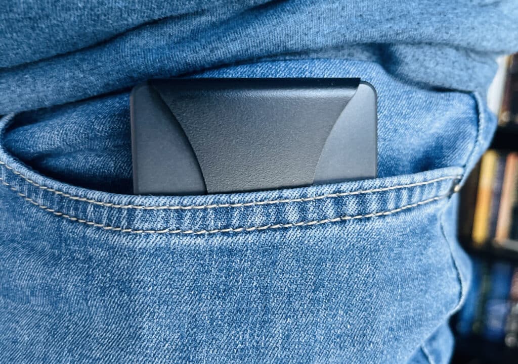 Groove Wallet Review in Pocket