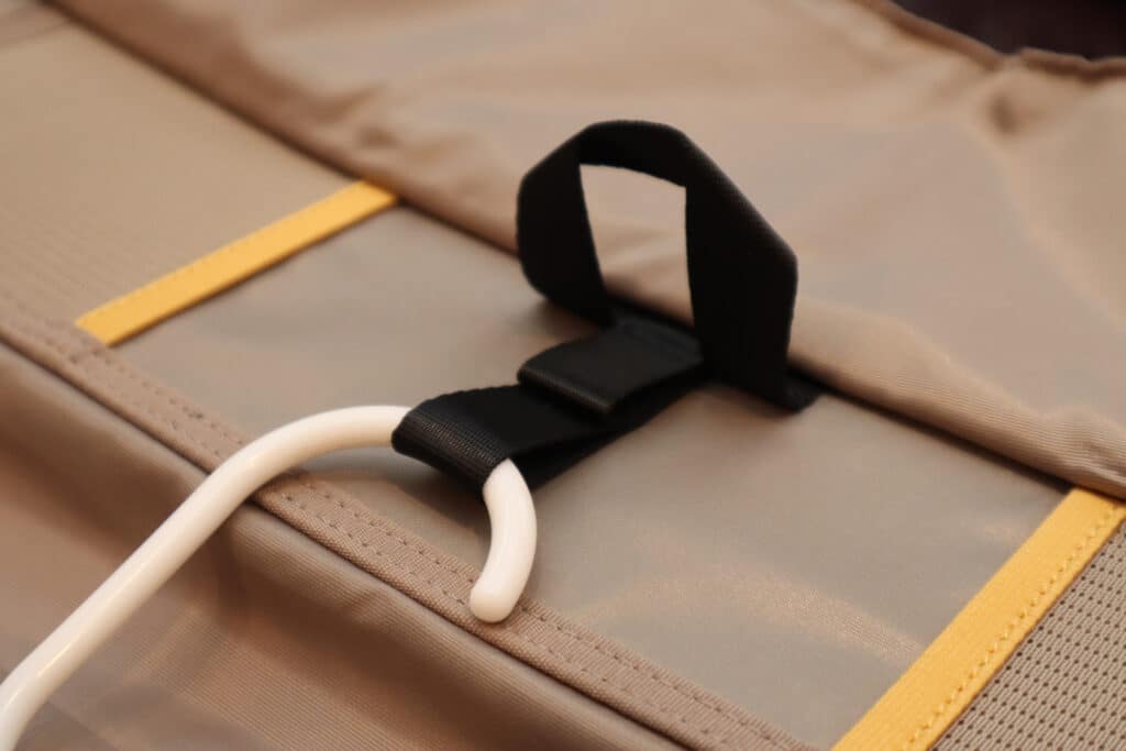 Hands-On: Half-Day Garment Duffel Review Garment Hook Close Up