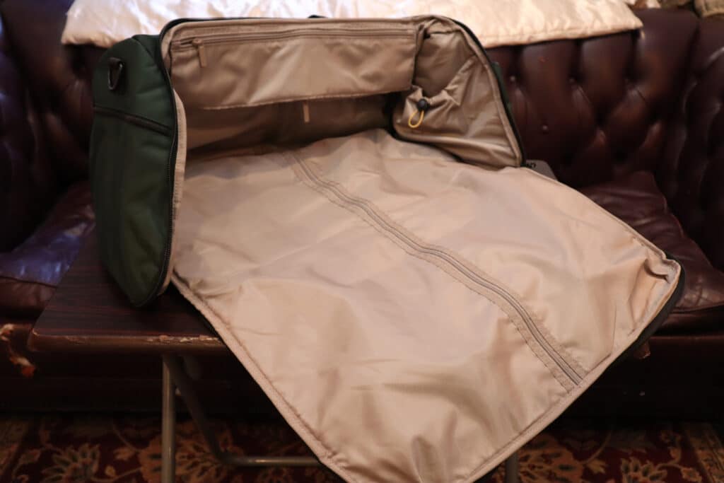 Hands-On: Half-Day Garment Duffel Main Compartment Interior