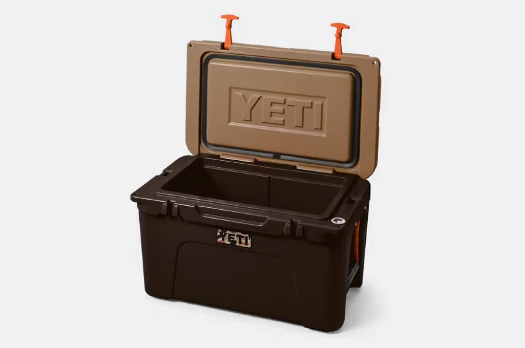Yeti Tundra 45 Wetlands Camo Cooler Open